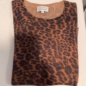 White and Warren size M cashmere short sleeve sweater